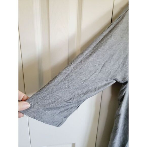 Chico's Zenergy 2 Gray Funnel Neck Top Size L Half Slv Embroidered Side‎ Slits - Picture 5 of 7